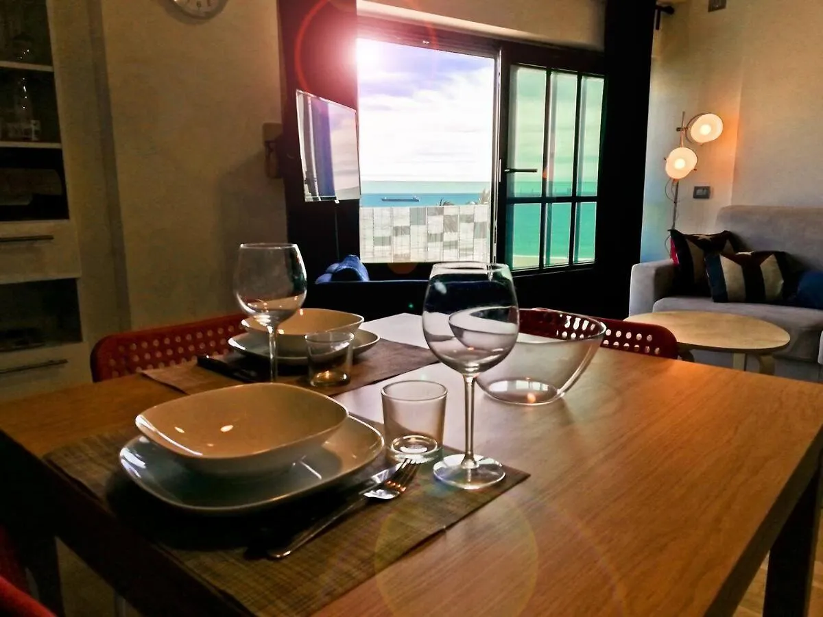 Modern & Bright Flat - 2 Min From The Sea Apartment Savona