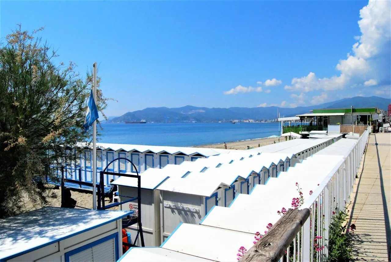 Modern & Bright Flat - 2 Min From The Sea Apartment Savona
