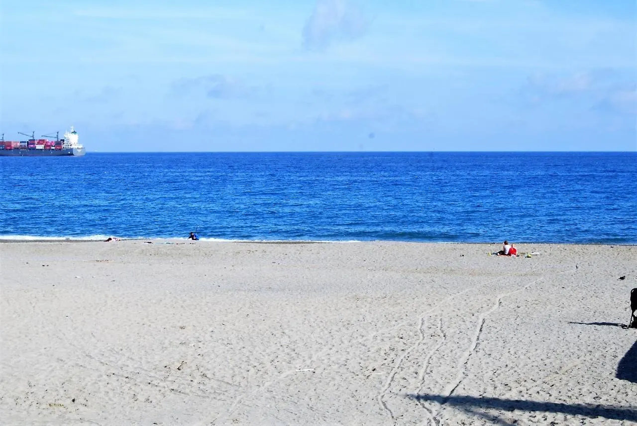 Modern & Bright Flat - 2 Min From The Sea Apartment Savona Italy